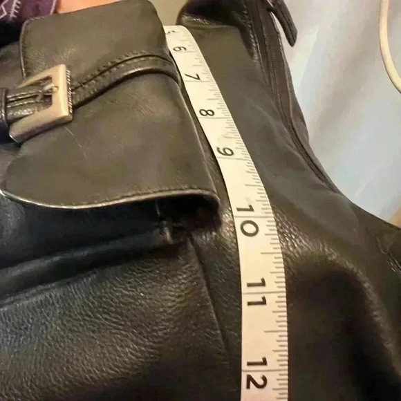 Stone Mountain Black Leather Crossbody Bag Women's Purse Zip Around Flap Pocket - Picture 9 of 9